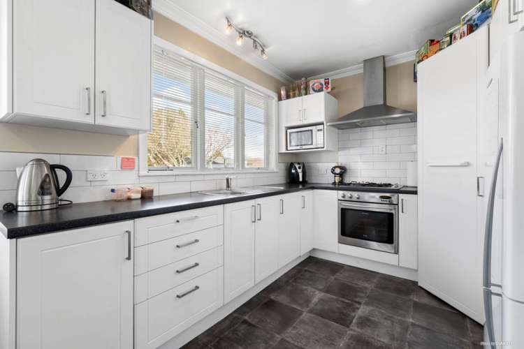 37 Laurie Avenue Papakura_10