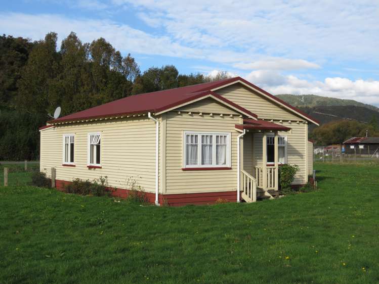 24 Hattie Street Reefton_9