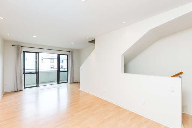 2/25 Rossmay Terrace Mount Eden_4