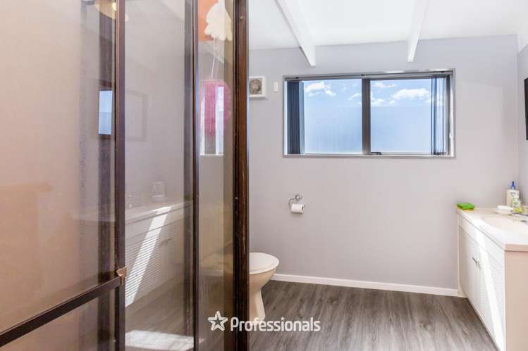 2 Fenchurch Grove Stokes Valley_11