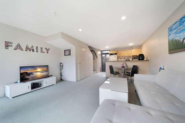 18/8 Soljak Place Mt Albert_2