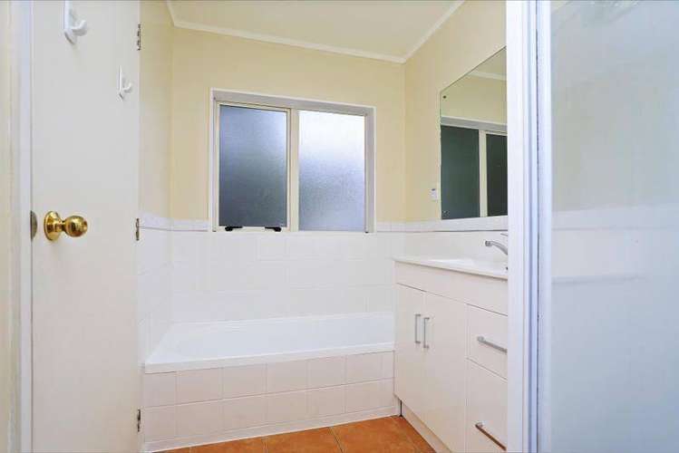 2 Kelman Road Kelston_5