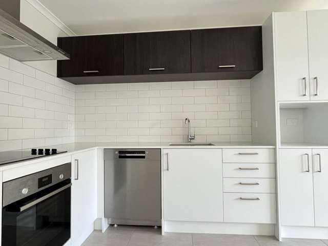 2/492A Richardson Road Mt Roskill_3