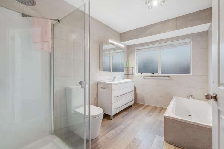 17 Godwin Court Unsworth Heights_13
