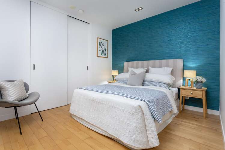 4/6 Beach Front Lane Browns Bay_13