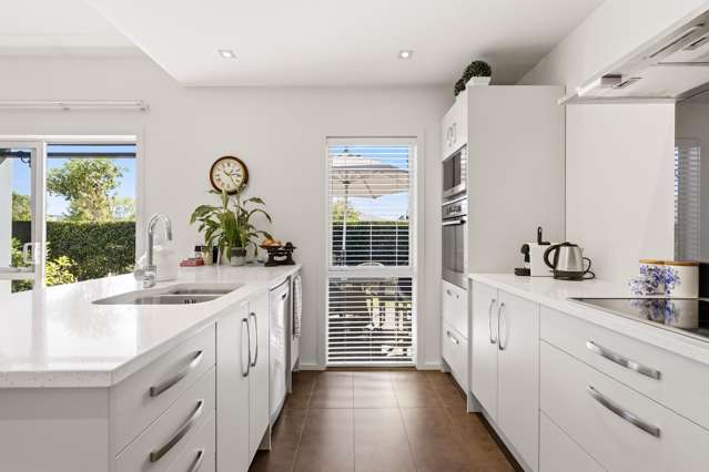 55 Chateau Crescent Rangatira Park_3