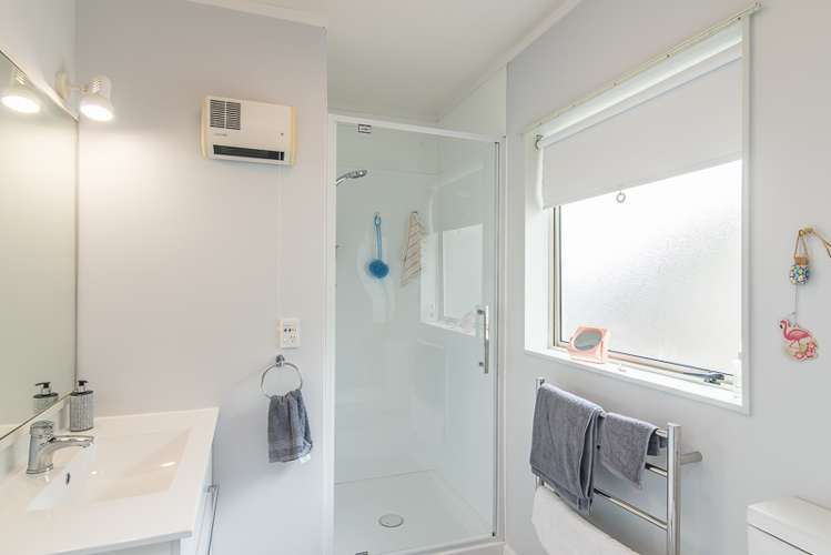 5 Beachwater Grove Paraparaumu Beach_13