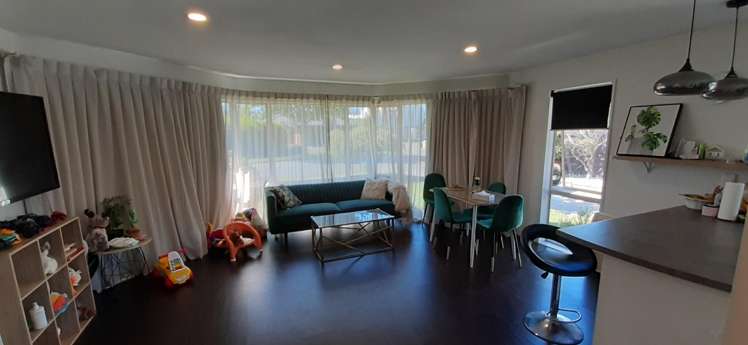 2 Lexington Place Shirley_10