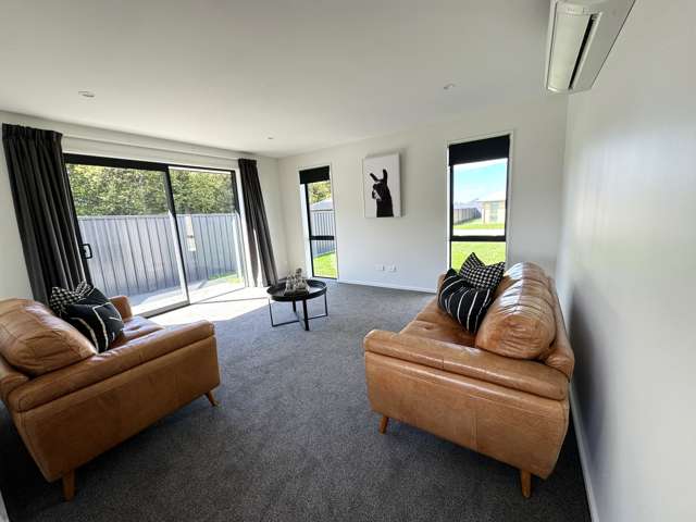 2 Strawberry Lane Waimate_4