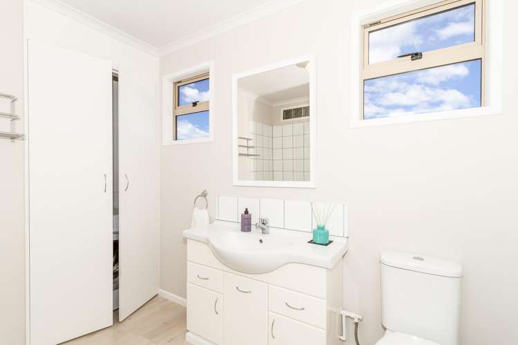 68b The Esplanade Westshore_10