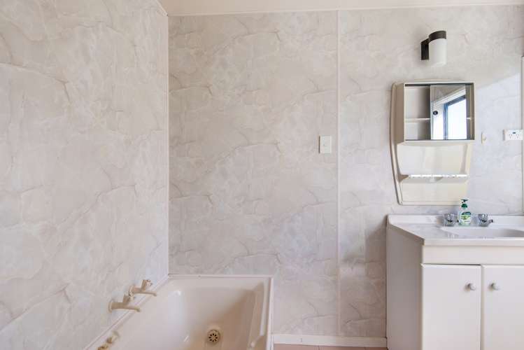 8 Douglas Street Lincoln_13