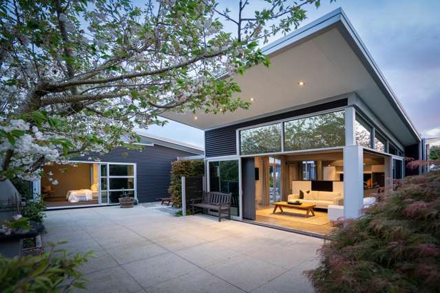 Contemporary Dream, Greenbelt Scene