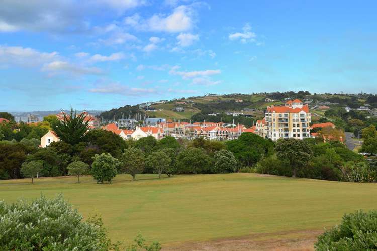 286 Alec Craig Way Gulf Harbour_16