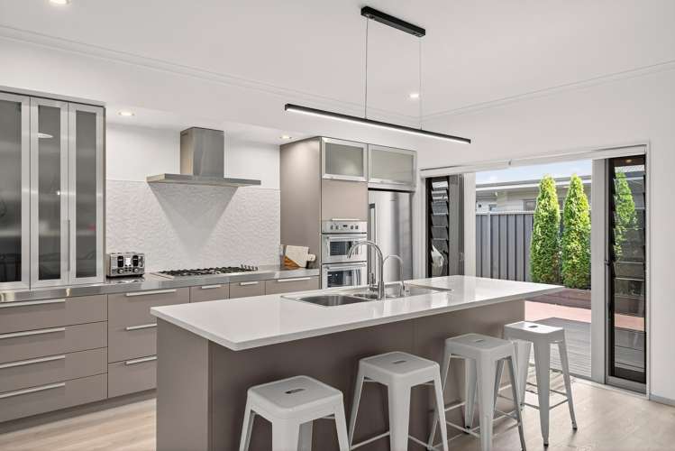 3 Pohutukawa Grove_0