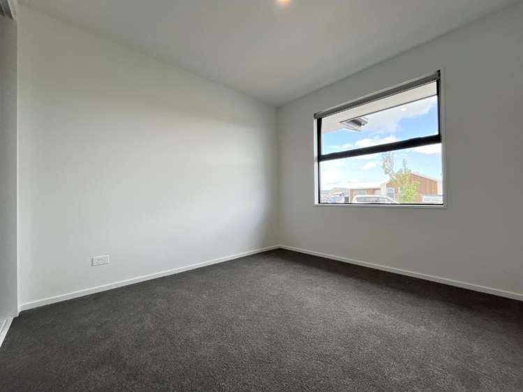 26 Harlequin Drive 11103_5