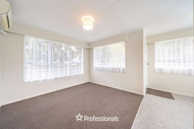 15B Pencarrow Crescent Wainuiomata_1