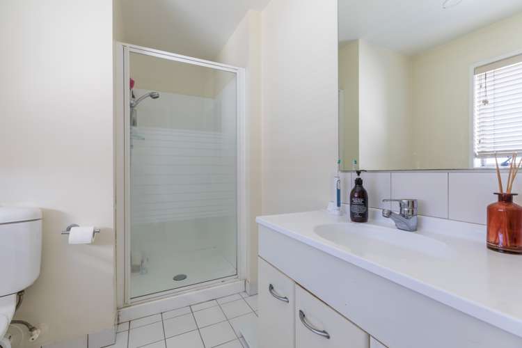 2/2 Upper Queen Street Auckland Central_15