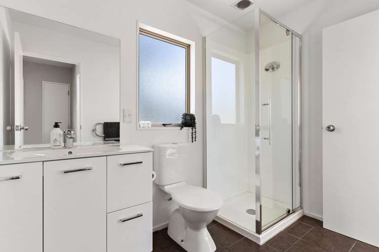 28 Shadon Place Stanmore Bay_9