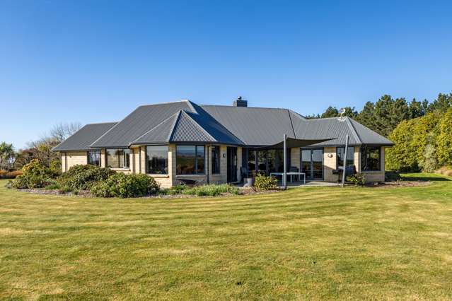 Premium Lifestyle With Sensational Views - 16ha