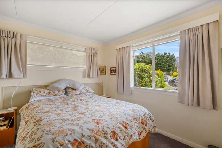 1 Suburb Street Queenstown_16