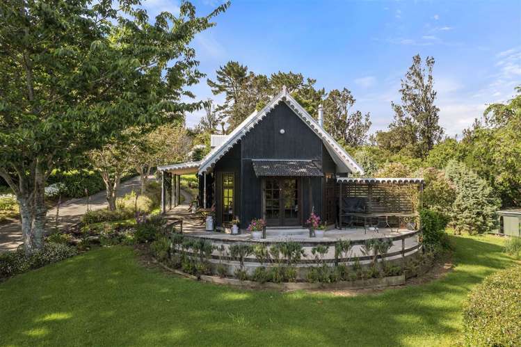 202c Thompsons Track_0