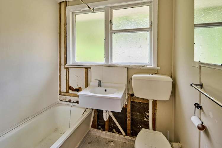35 Durham Street Cannons Creek_9