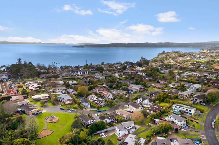 16 Pickwick Parade Mellons Bay_53