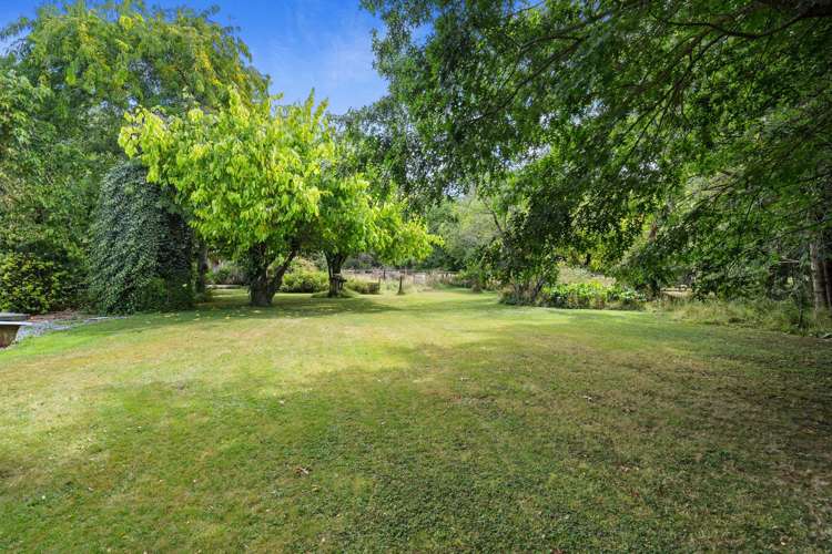 8 Foxhill Cemetery Road Wakefield_12