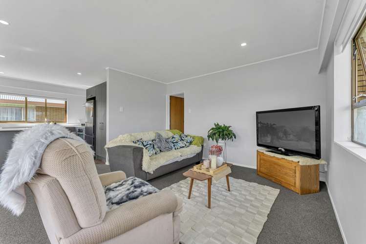 17 Edgewater Parade Waiuku_7