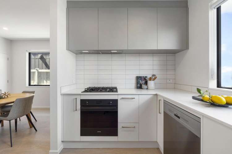 10 Paraone Crescent Conifer Grove_8