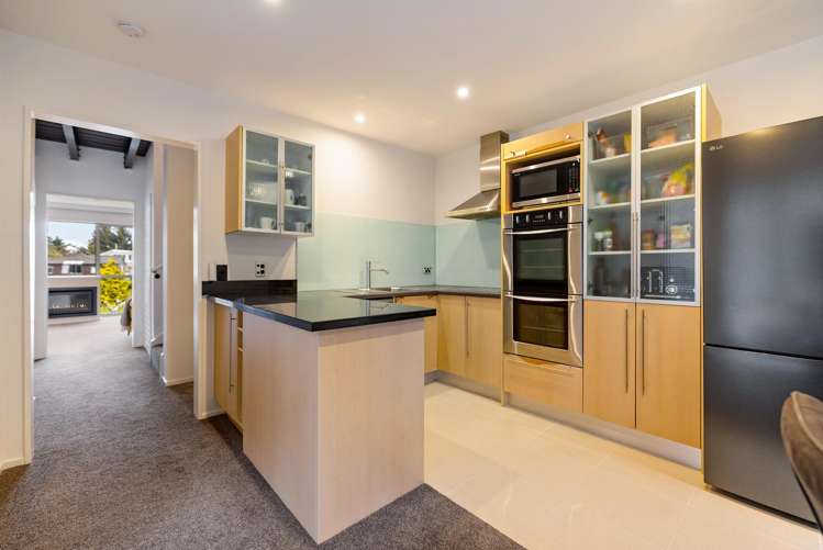 2B Vancouver Drive Queenstown_6