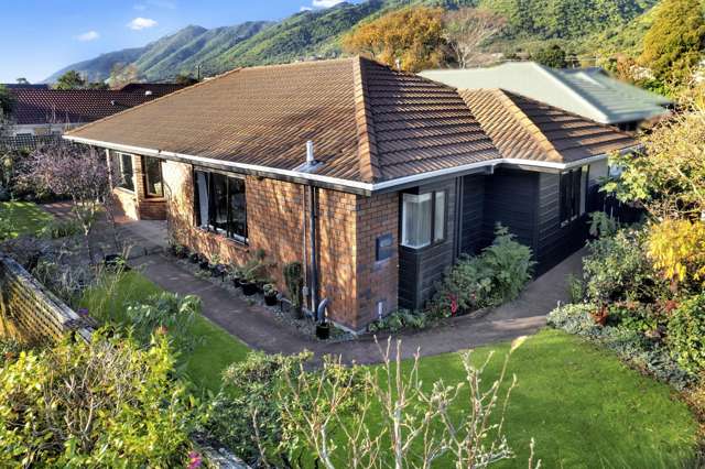 Easy Living – Affordable, Versatile + Potential!