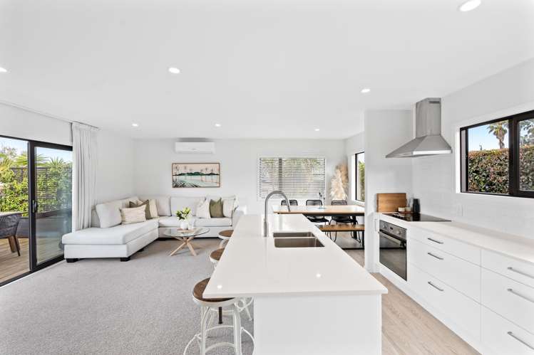 85b Rosario Crescent Red Beach_5