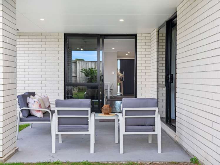 82 Puhirake Crescent Pyes Pa_4