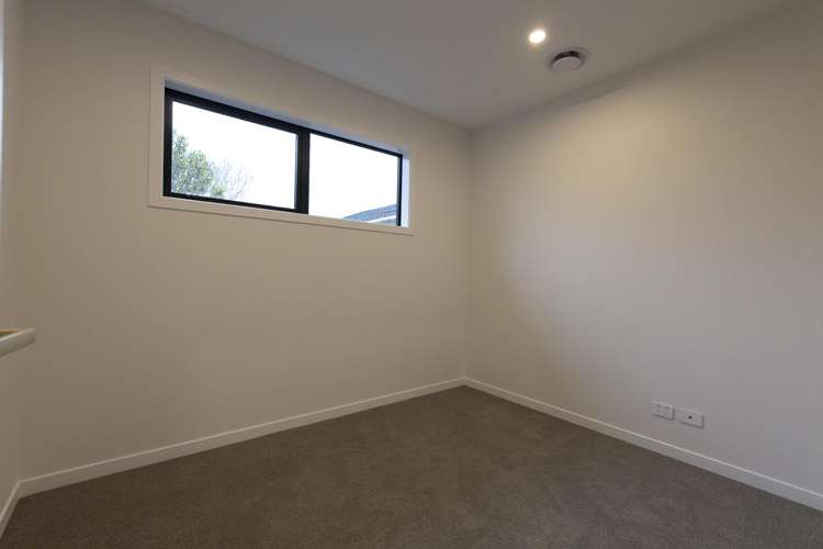 8 Maire Street Woburn_14