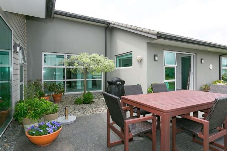 10 Saint Andrews Parkway Waiwhakaiho_11