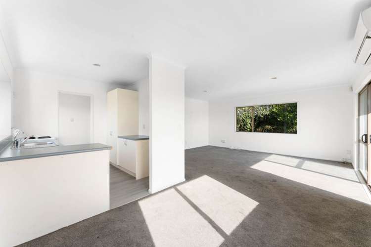 25 Loughanure Place Massey_4