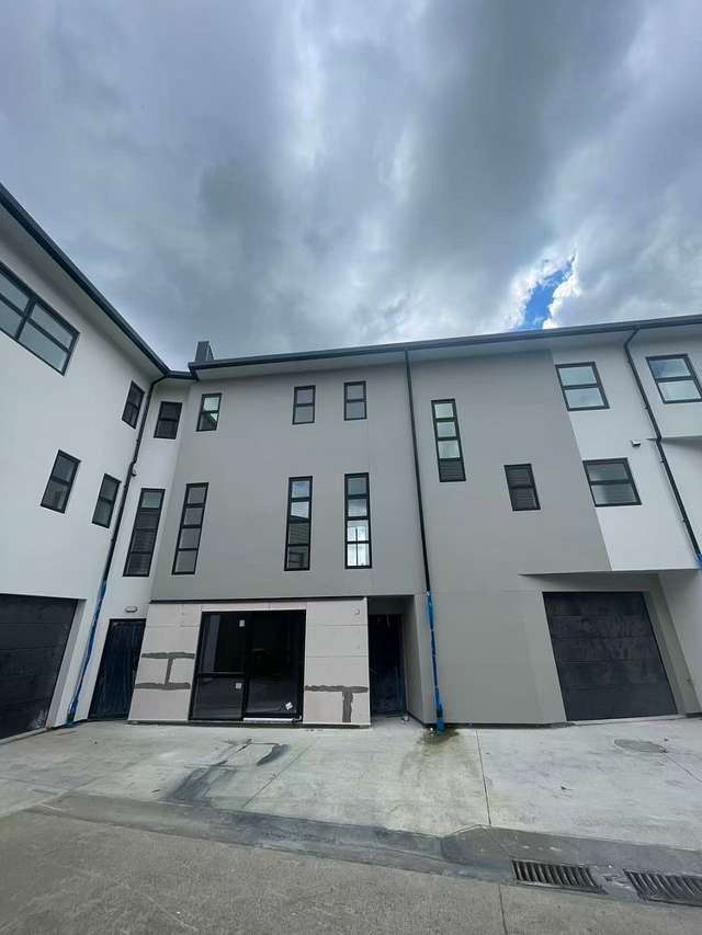 Brand new townhouse with great location