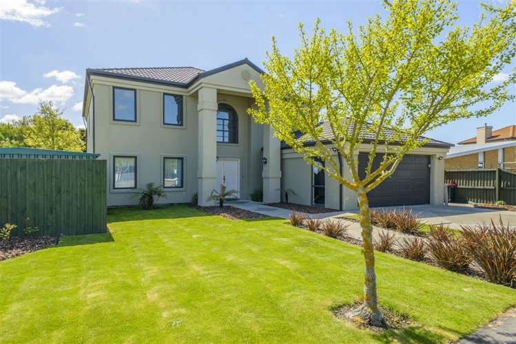 55 Travis Country Drive Burwood_25