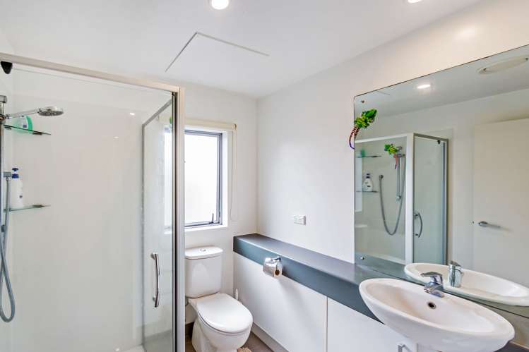 A18/71 Spencer Road Oteha_10