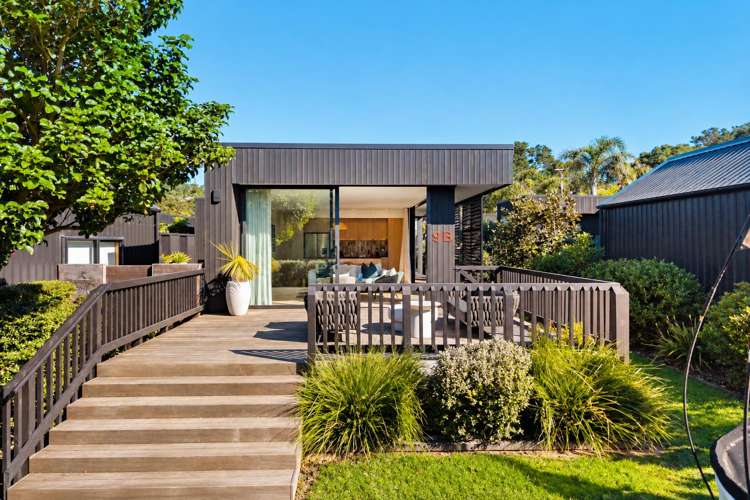 9B Fourth Avenue Onetangi_7