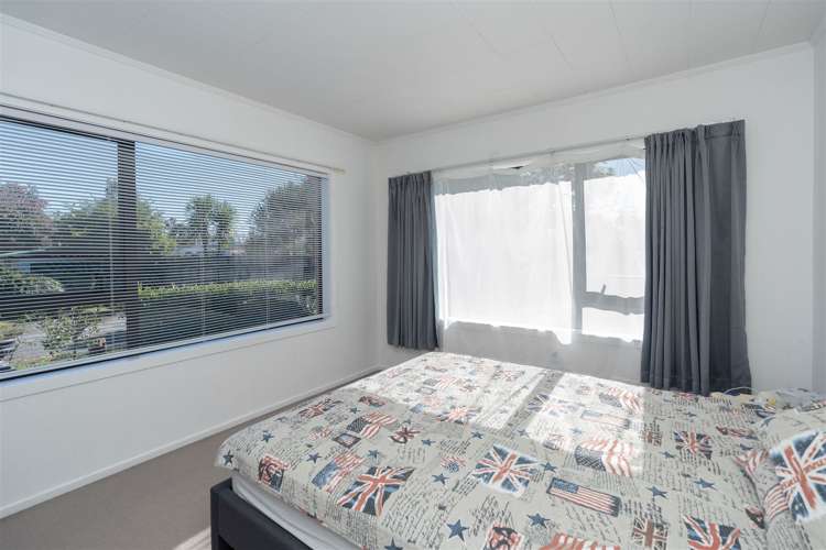 59 Resthill Crescent Glenview_12