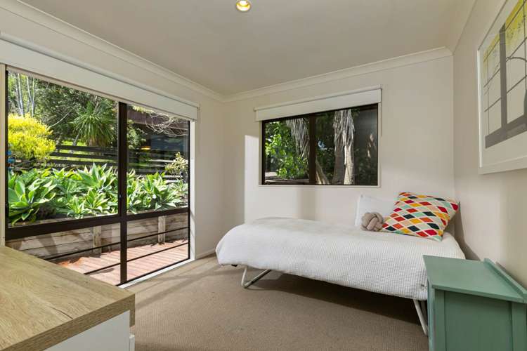 7 Springwater Vale Unsworth Heights_16