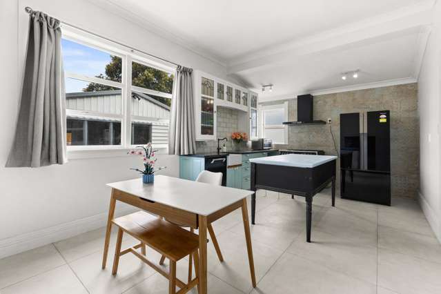 1200 Caroline Road Mayfair_4