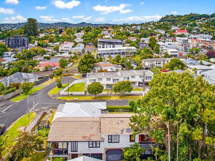 11B Lloyd Avenue Mount Albert_19