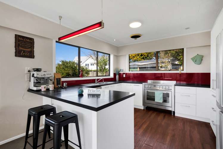 323 Mangorei Road Merrilands_1