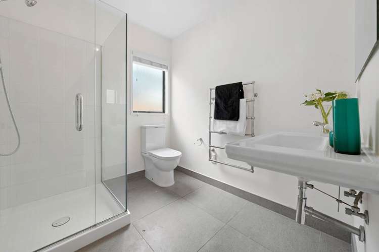 16b Seccombes Road Epsom_20