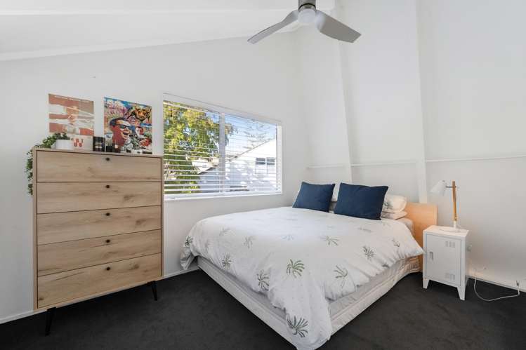 2/10 Trident Place Cockle Bay_16
