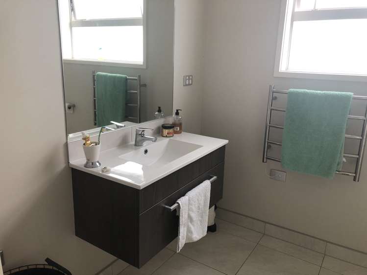 2 Fantail Crescent Maraetai_12