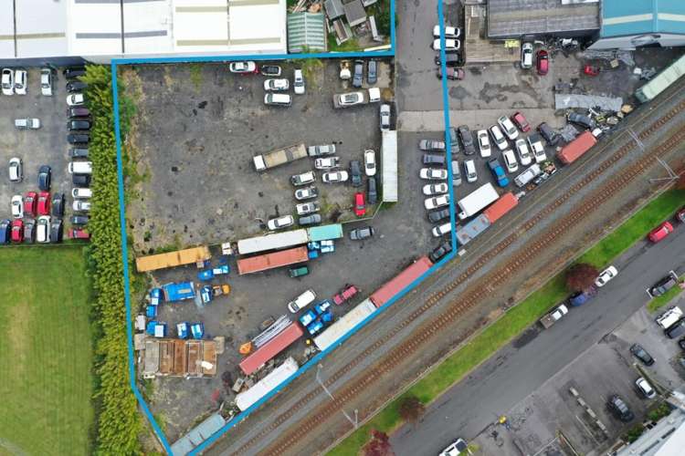 14 - 16 Bruce McLaren Road Henderson_1